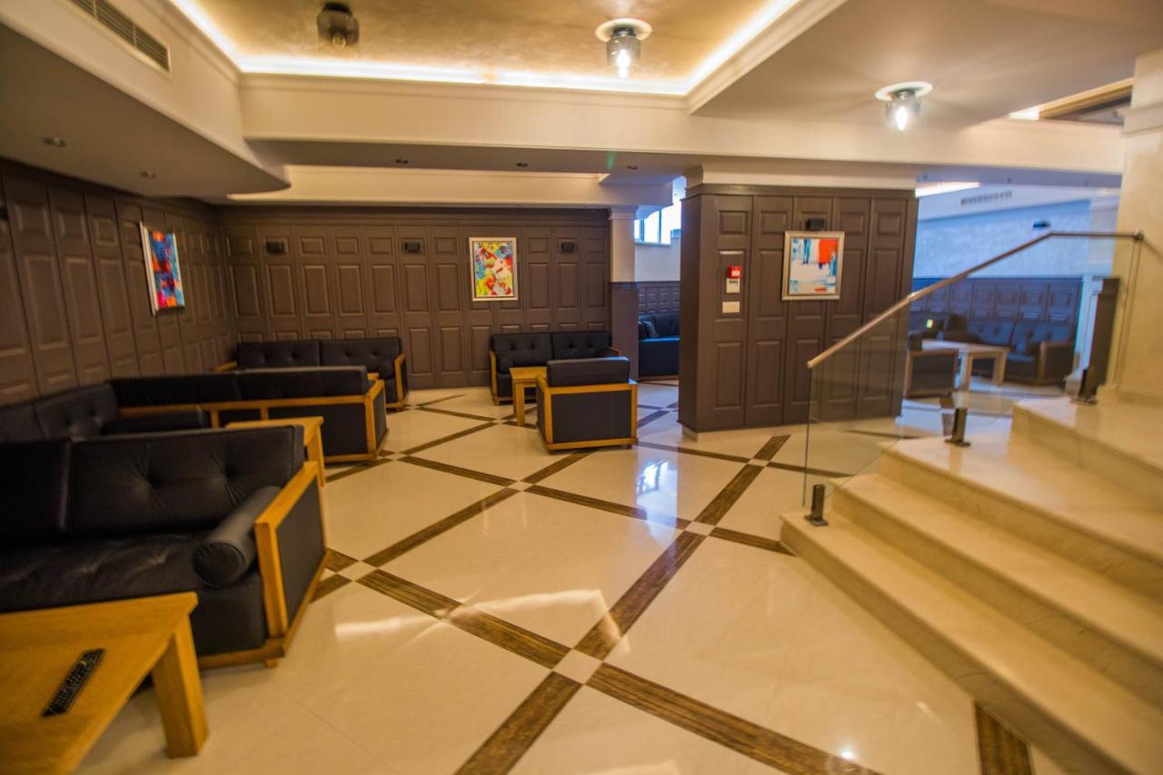 Hotel Bohemi Хасково Екстериор снимка