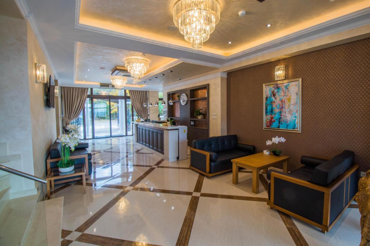 Hotel Bohemi Хасково Екстериор снимка