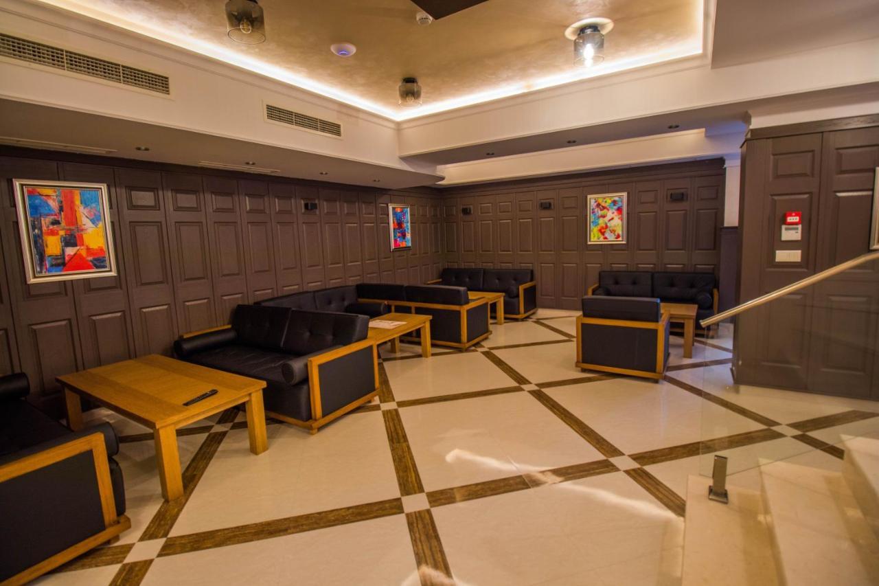 Hotel Bohemi Хасково Екстериор снимка