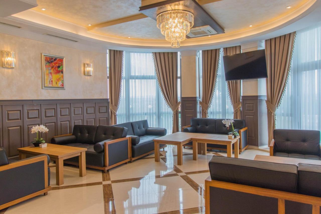 Hotel Bohemi Хасково Екстериор снимка