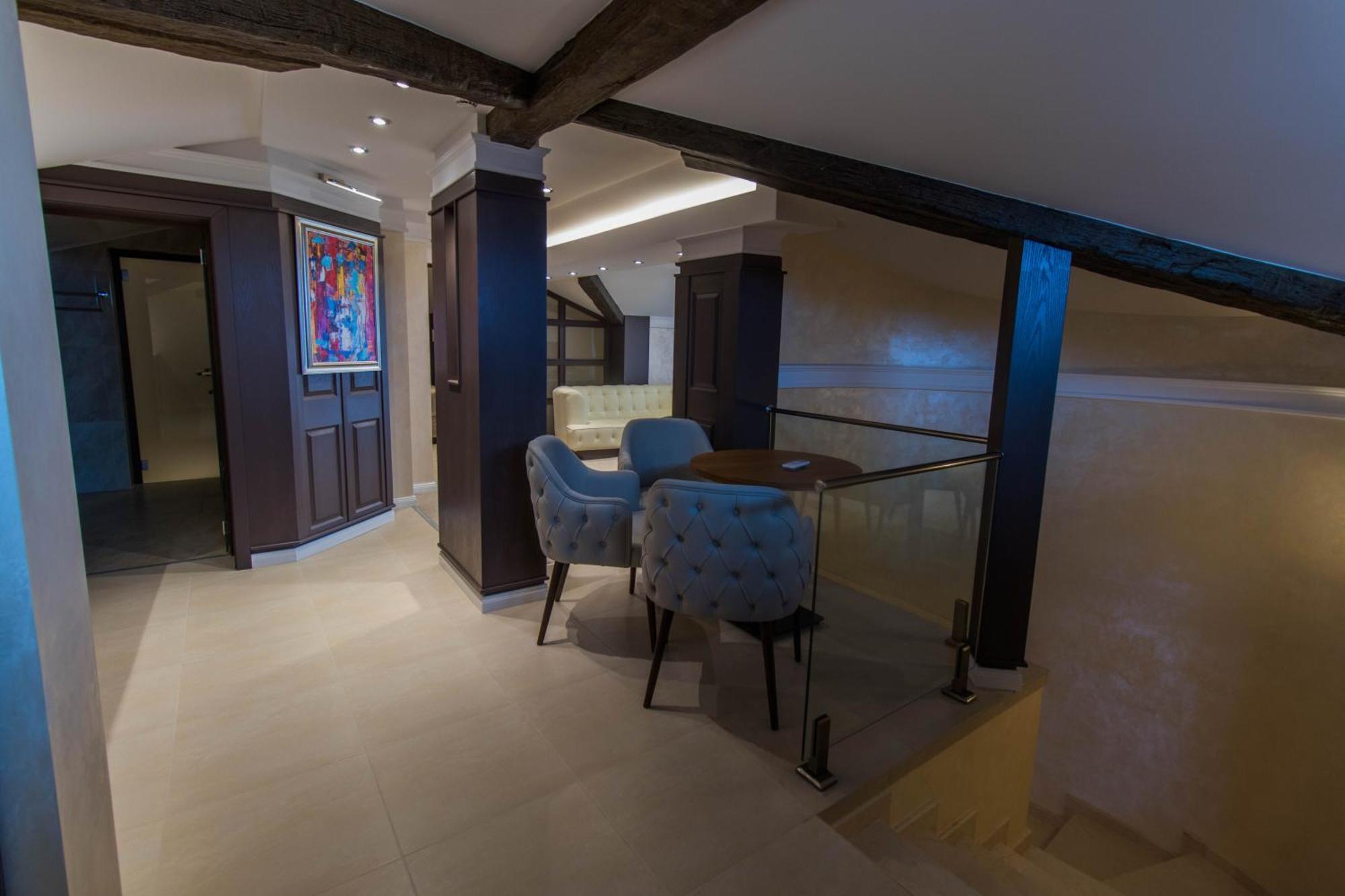 Hotel Bohemi Хасково Екстериор снимка