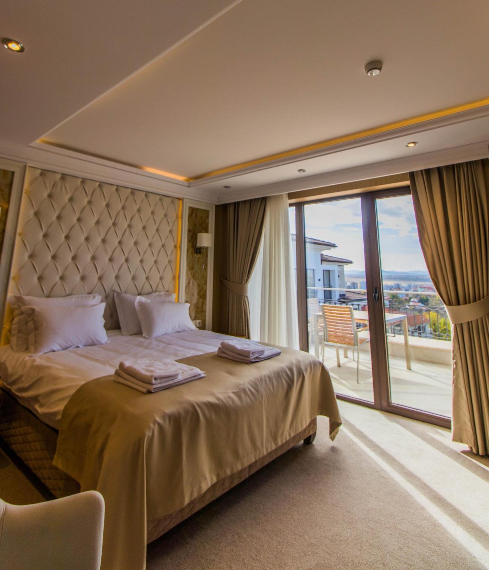 Hotel Bohemi Хасково Екстериор снимка