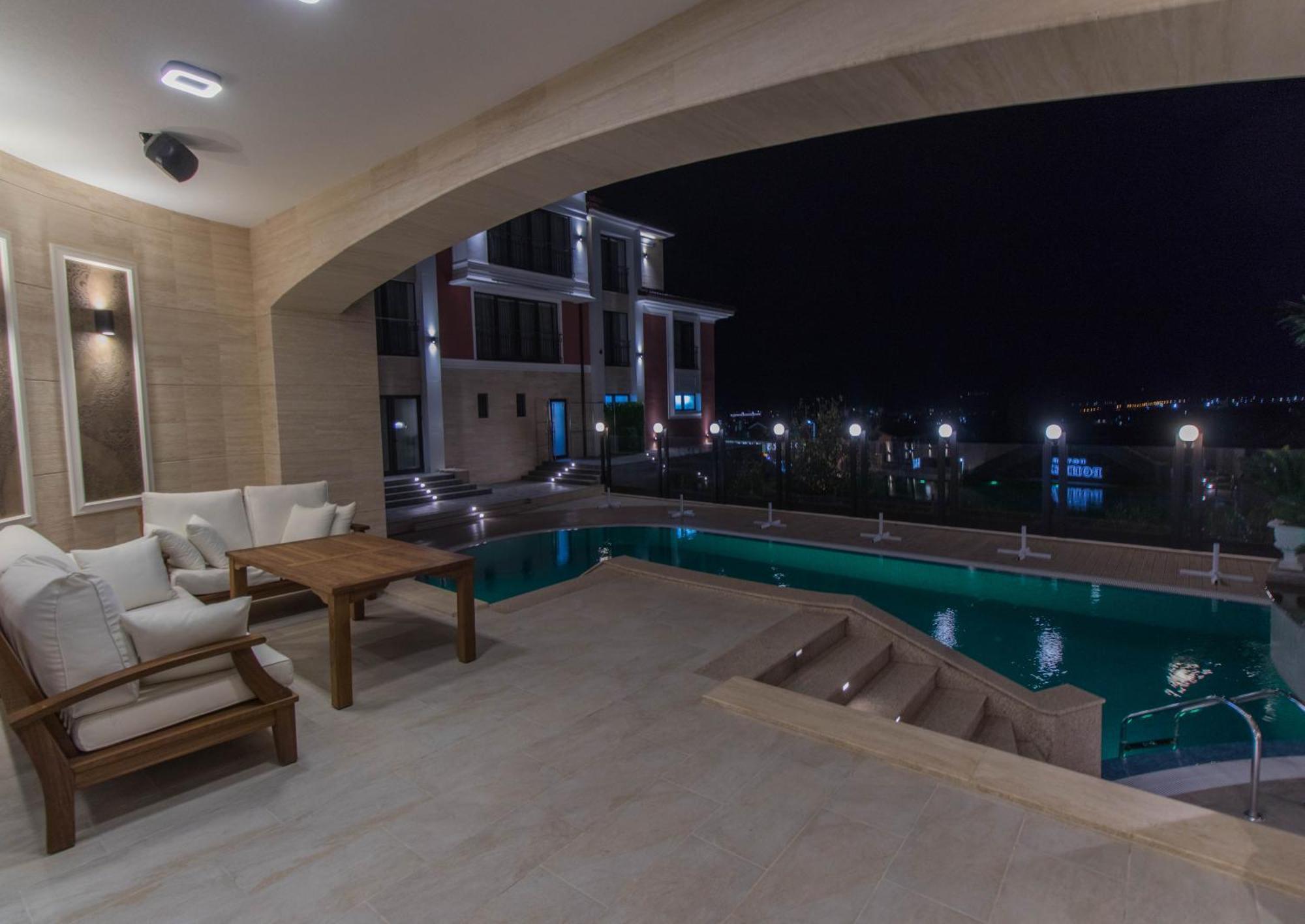 Hotel Bohemi Хасково Екстериор снимка