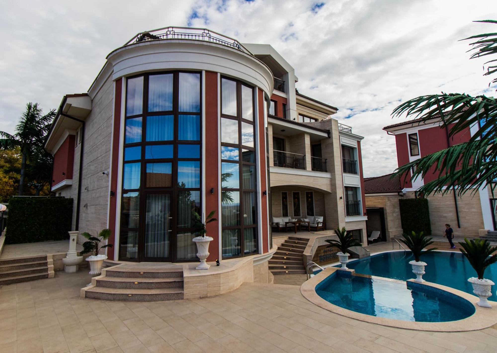 Hotel Bohemi Хасково Екстериор снимка
