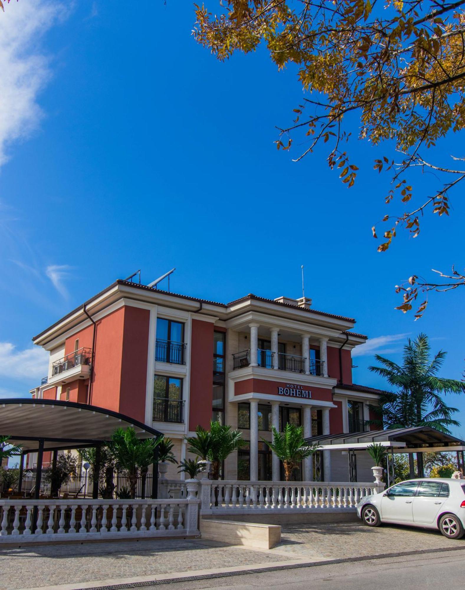 Hotel Bohemi Хасково Екстериор снимка